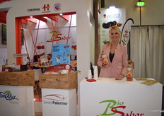 Laura Martín, del departamento comercial de V gama de Bio Sabor, en promoción del gazpacho natural BIO.